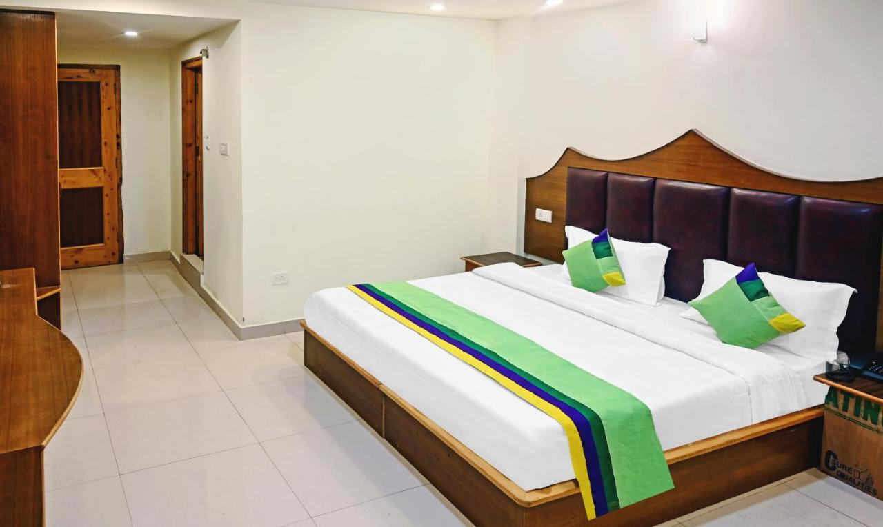 Treebo Dev With Valley View, Mall Road Manali  Exterior photo